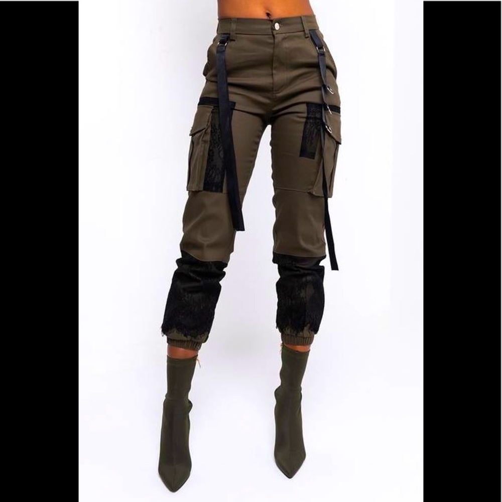 Akira Label I AM SO HARD LACE DETAIL PANT (Olive)